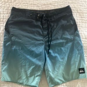 Quicksilver unlined board shorts Men’s 30